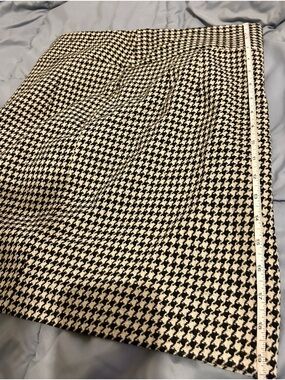 Classic Houndstooth Pencil Skirt - Black & Beige